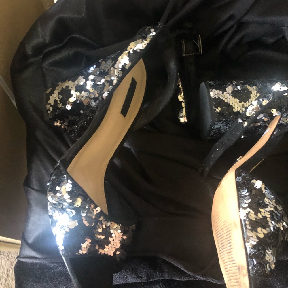 Shoes - Picture 2 of 3